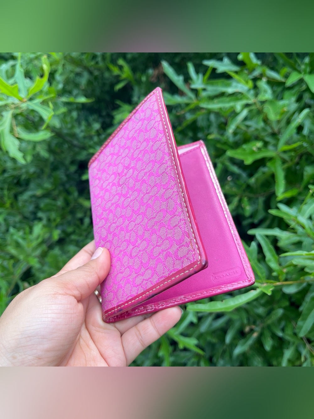 💖Y2K Vintage Pink/Red Coach Passport Wallet with Card Slots💖 - Picture 6 of 8